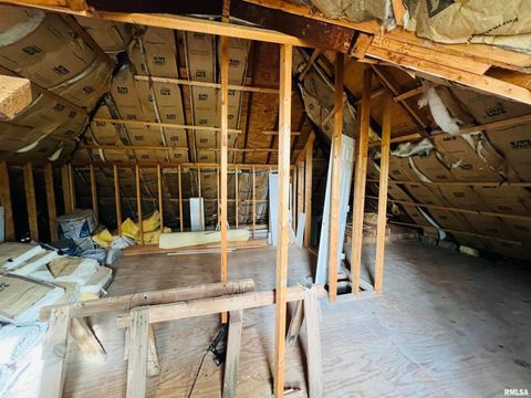 Tiny photo for 1300 LINCOLN Street, Eldorado, IL 62930 (MLS # EB460396)