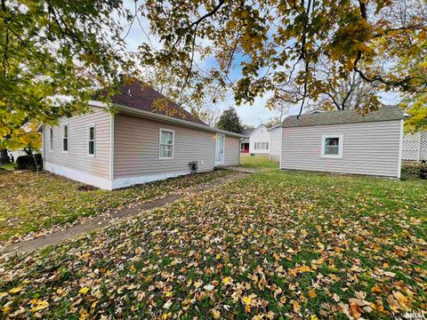 Tiny photo for 1300 LINCOLN Street, Eldorado, IL 62930 (MLS # EB460396)