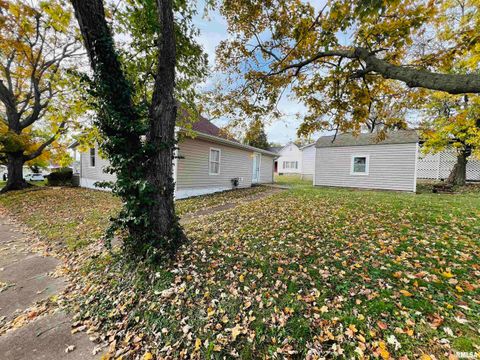 Tiny photo for 1300 LINCOLN Street, Eldorado, IL 62930 (MLS # EB460396)