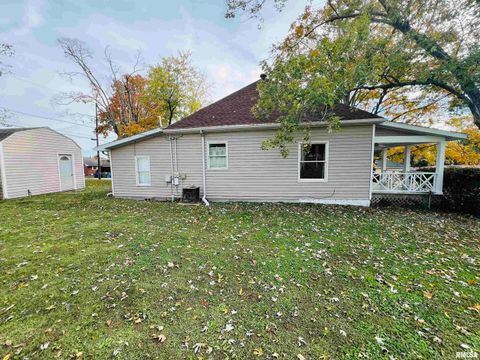 Tiny photo for 1300 LINCOLN Street, Eldorado, IL 62930 (MLS # EB460396)