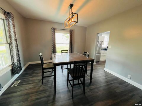 Tiny photo for 1300 LINCOLN Street, Eldorado, IL 62930 (MLS # EB460396)