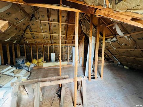 Tiny photo for 1300 LINCOLN Street, Eldorado, IL 62930 (MLS # EB460396)