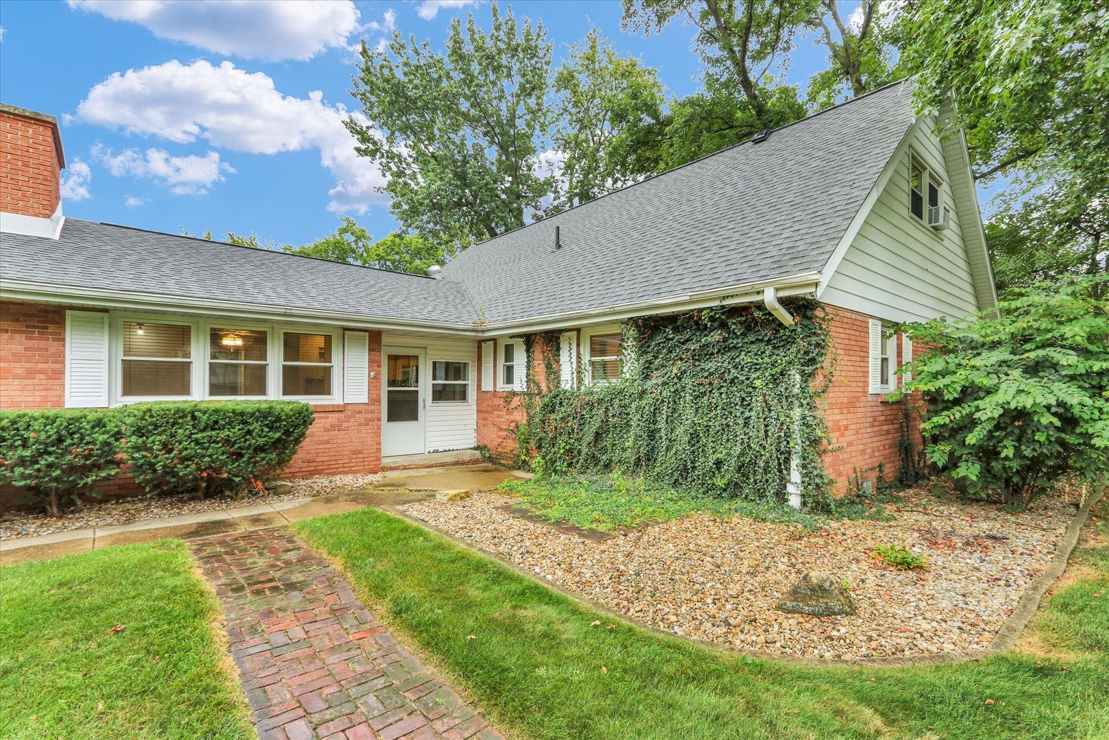 1908 Shelly Court
