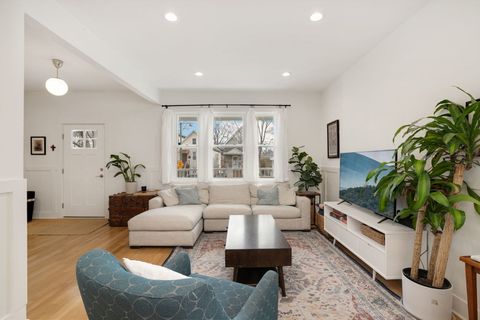 Tiny photo for 4530 N Kenneth Avenue, Chicago, IL 60630 (MLS # 12576662)