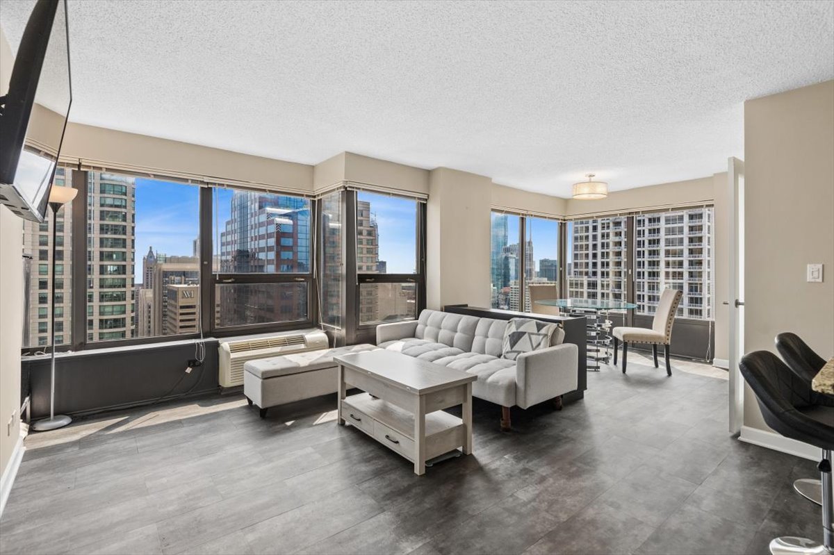 30 E Huron Street 3802
