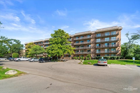 Tiny photo for 502 Redondo Drive #208, Downers Grove, IL 60516 (MLS # 12743692)