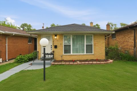 Photo for 11635 S Bishop Street, Chicago, IL 60643 (MLS # 12651526)