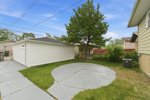 Tiny photo for 11635 S Bishop Street, Chicago, IL 60643 (MLS # 12651526)