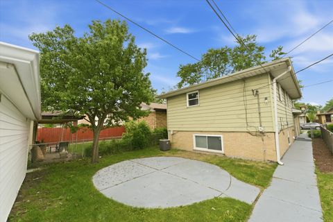 Tiny photo for 11635 S Bishop Street, Chicago, IL 60643 (MLS # 12651526)