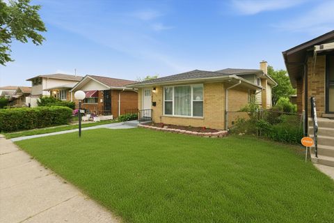 Tiny photo for 11635 S Bishop Street, Chicago, IL 60643 (MLS # 12651526)