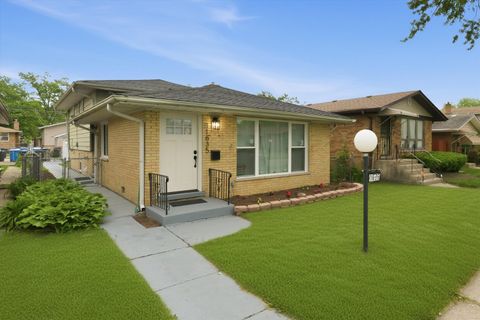 Tiny photo for 11635 S Bishop Street, Chicago, IL 60643 (MLS # 12651526)