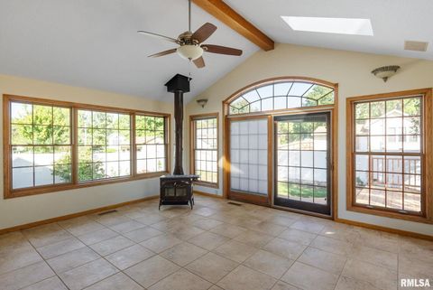 Tiny photo for 306 13TH Avenue, De Witt, IA 52742 (MLS # QC4267905)