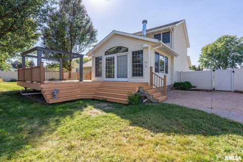 Tiny photo for 306 13TH Avenue, De Witt, IA 52742 (MLS # QC4267905)