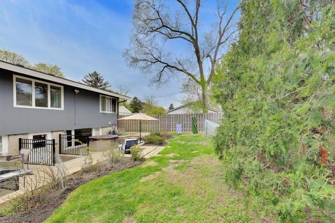 Tiny photo for 2038 Highland Avenue, Wilmette, IL 60091 (MLS # 12619267)