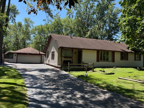 Tiny photo for 15800 Chappel Street, South Holland, IL 60473 (MLS # 12719401)
