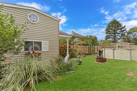 Tiny photo for 8528 Lorel Avenue, Burbank, IL 60459 (MLS # 12487274)