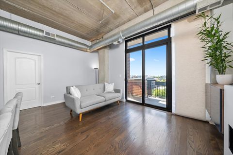 Tiny photo for 811 W 15th Place #709, Chicago, IL 60608 (MLS # 12499241)