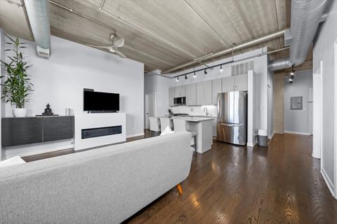 Tiny photo for 811 W 15th Place #709, Chicago, IL 60608 (MLS # 12499241)