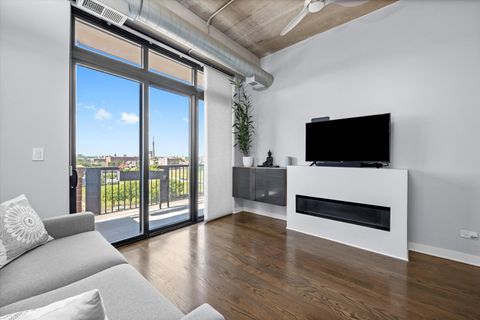 Tiny photo for 811 W 15th Place #709, Chicago, IL 60608 (MLS # 12499241)