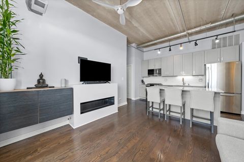 Tiny photo for 811 W 15th Place #709, Chicago, IL 60608 (MLS # 12499241)