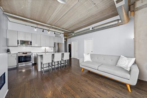 Tiny photo for 811 W 15th Place #709, Chicago, IL 60608 (MLS # 12499241)