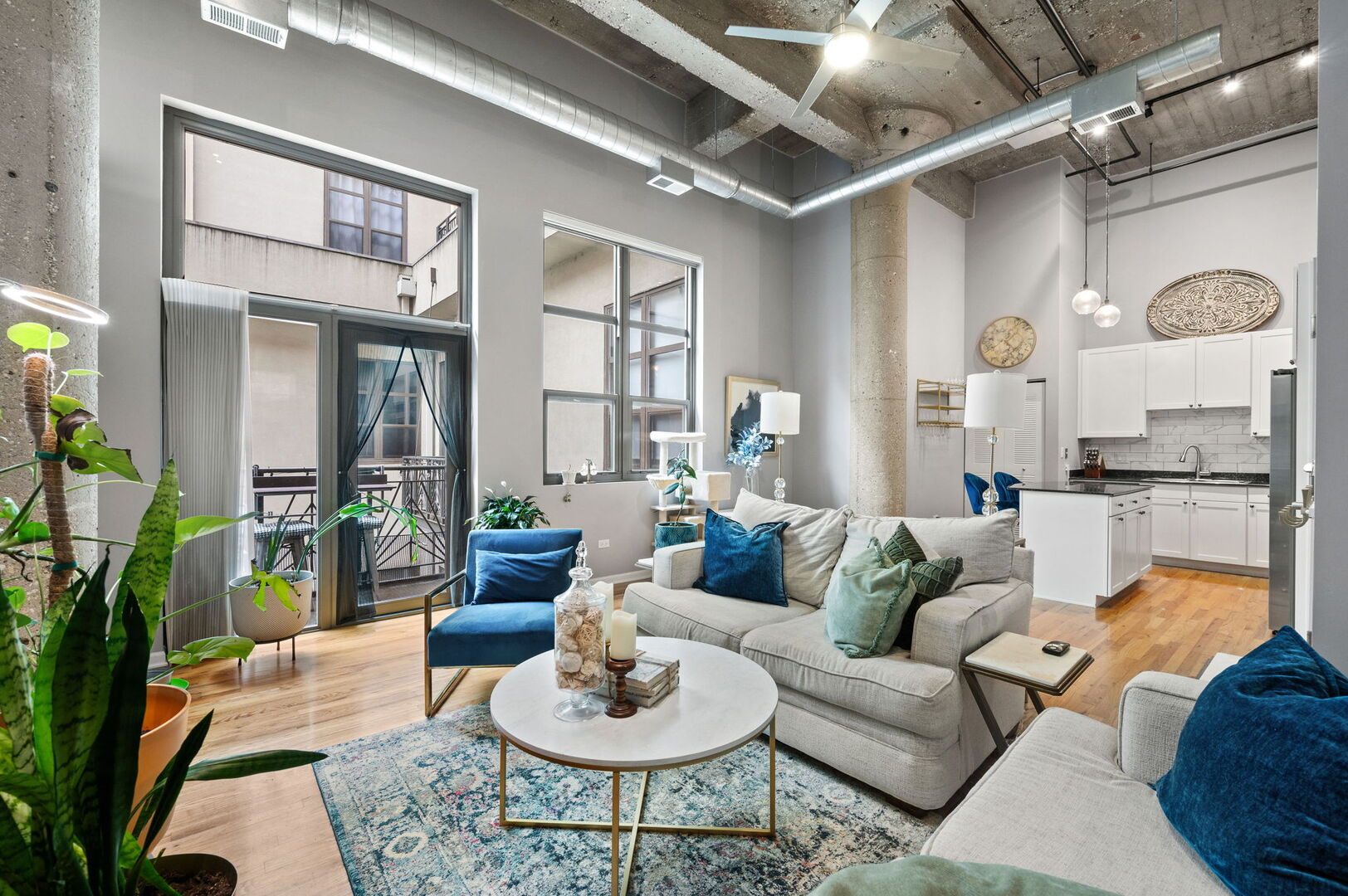 758 N Larrabee Street 526