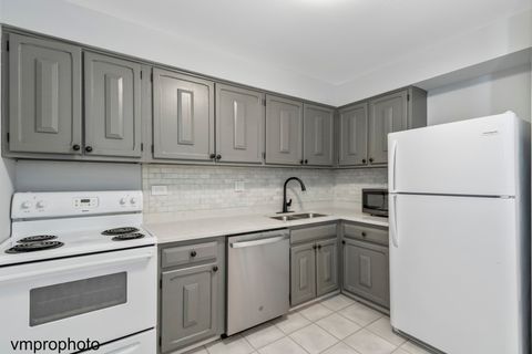 Tiny photo for 707 E Falcon Drive #C207, Arlington Heights, IL 60005 (MLS # 12523204)