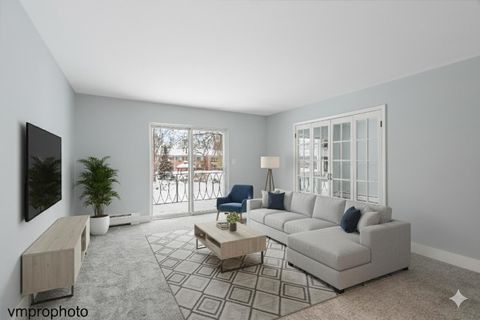 Tiny photo for 707 E Falcon Drive #C207, Arlington Heights, IL 60005 (MLS # 12523204)