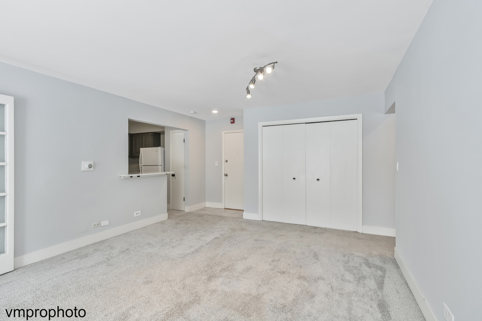 707 E Falcon Drive C207