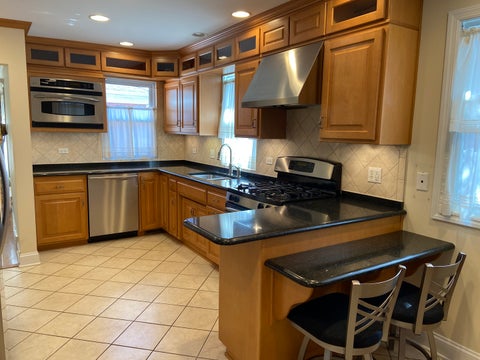Tiny photo for 3333 W 102nd Street, Evergreen Park, IL 60805 (MLS # 12728855)