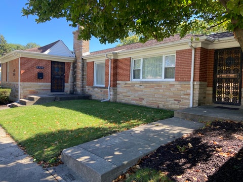 Tiny photo for 3333 W 102nd Street, Evergreen Park, IL 60805 (MLS # 12728855)