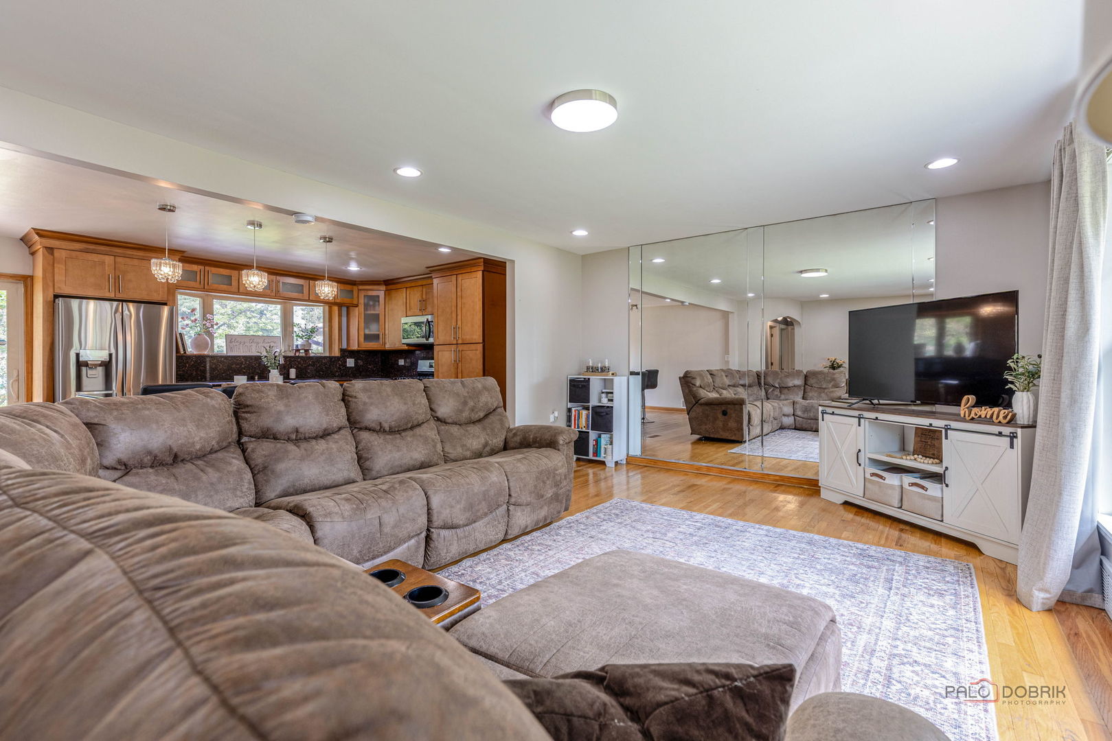 2632 SARAH Street