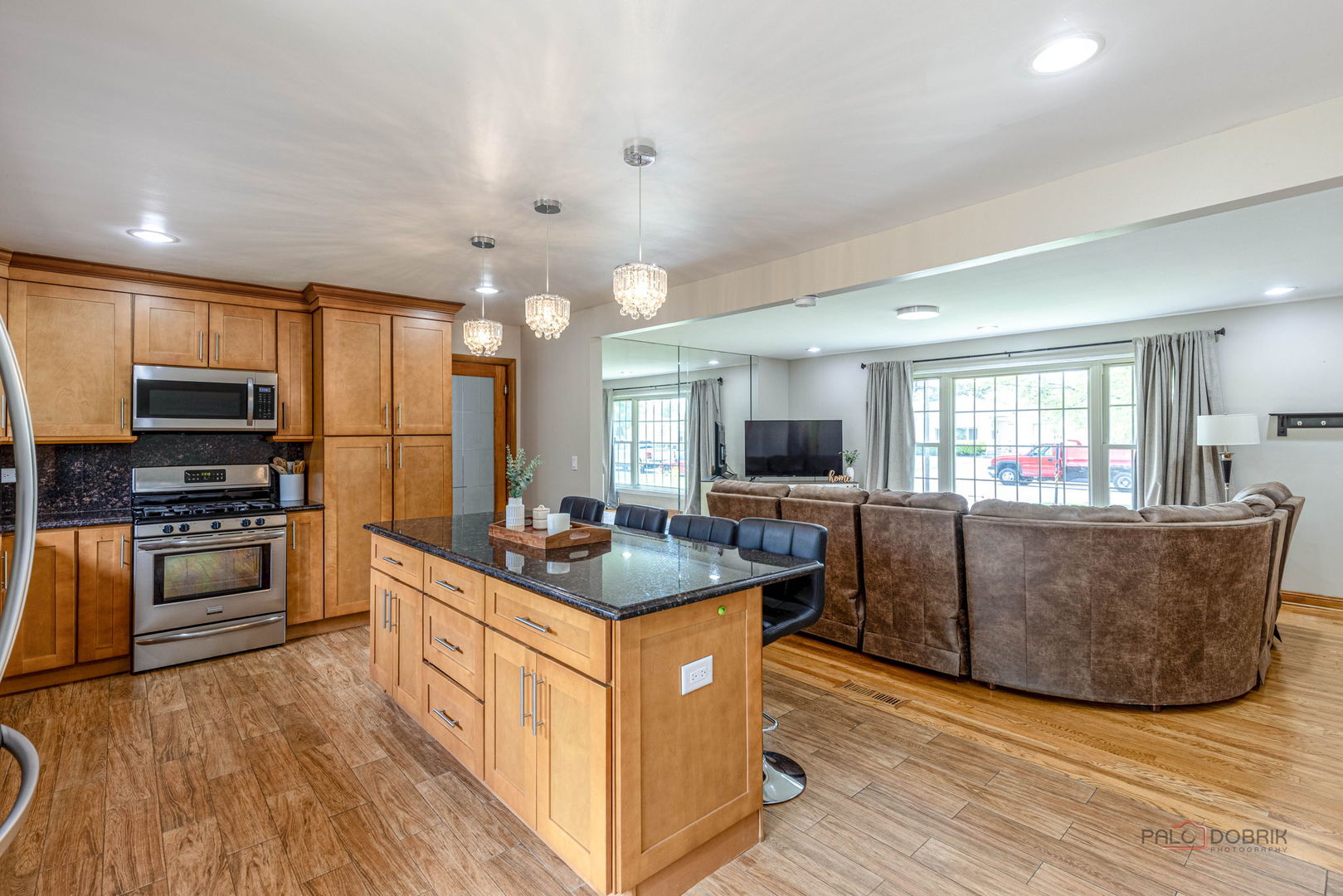 2632 SARAH Street