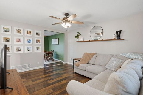 Tiny photo for 1754 Valley Drive, Davenport, IA 52806 (MLS # 12606018)