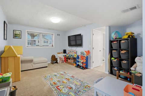 Tiny photo for 1754 Valley Drive, Davenport, IA 52806 (MLS # 12606018)