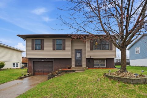 Photo of 1754 Valley Drive, Davenport, IA 52806 (MLS # 12606018)