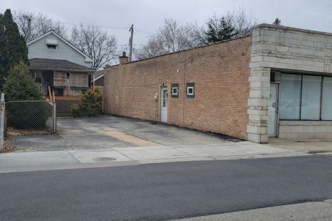 Photo of 7339 W Irving Park Road, Chicago, IL 60634 (MLS # 12592907)