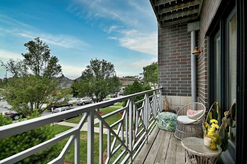 Tiny photo for 2521 N 76TH Avenue #2SW, Elmwood Park, IL 60707 (MLS # 12500554)