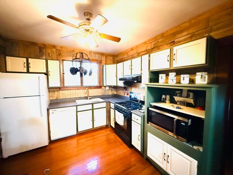 Tiny photo for 615 E Seminary Avenue, Hoopeston, IL 60942 (MLS # 12566150)