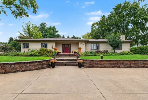 Photo of 19W076 18th Place, Lombard, IL 60148 (MLS # 12744152)