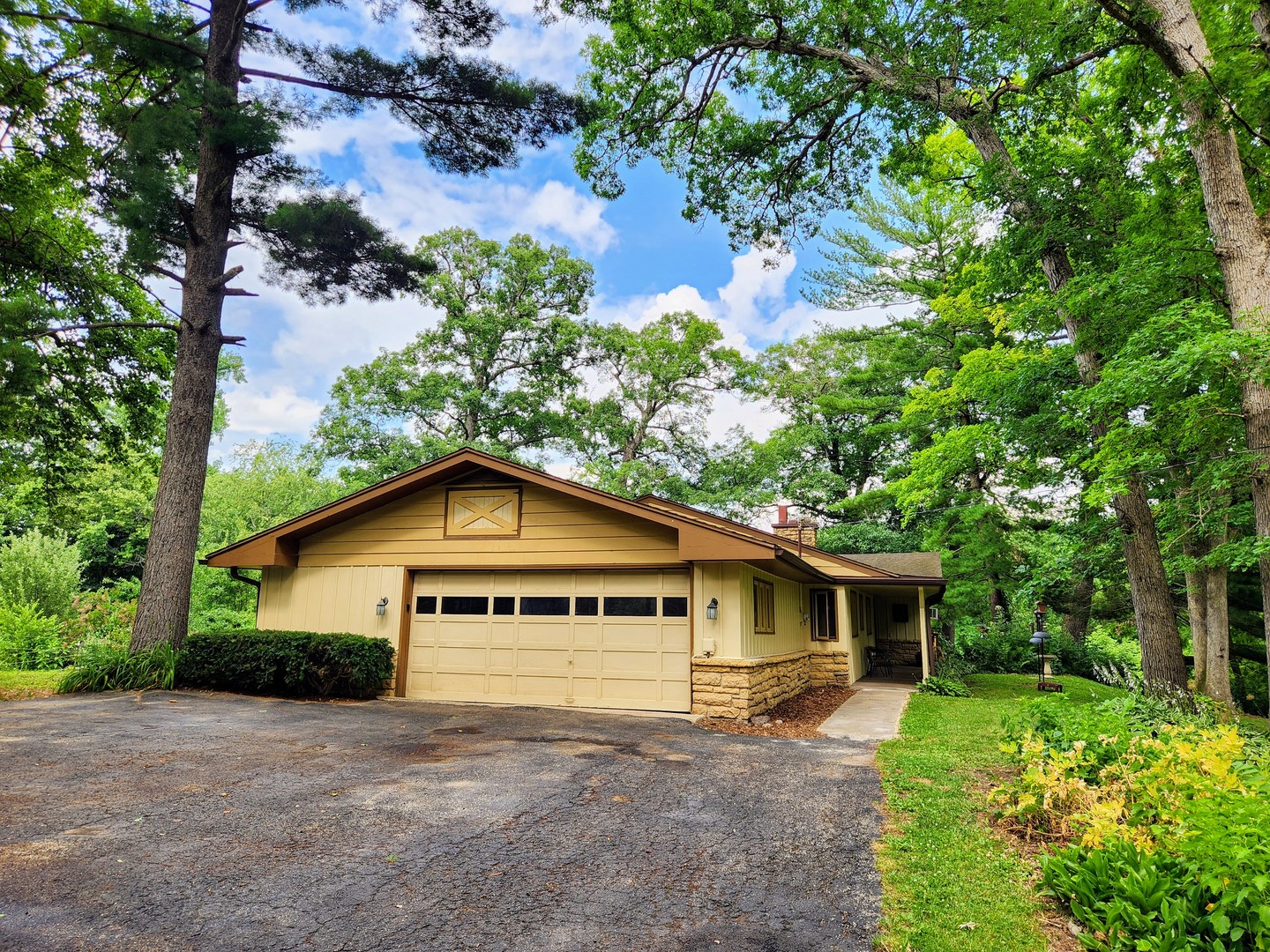 20798 White Oaks Road