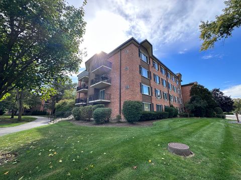 Tiny photo for 1217 S Old Wilke Road #110, Arlington Heights, IL 60005 (MLS # 12496539)