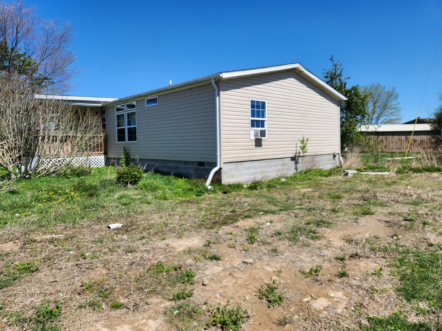 1524 County Road 1800 N