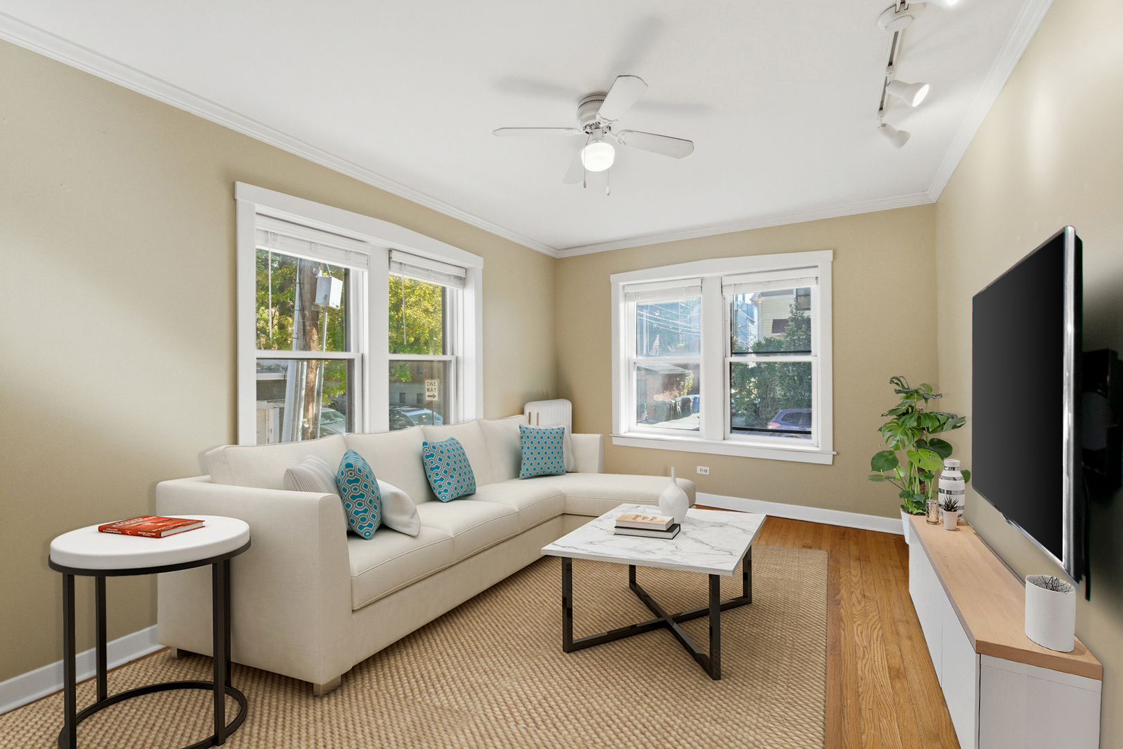 1014 W Barry Avenue 1