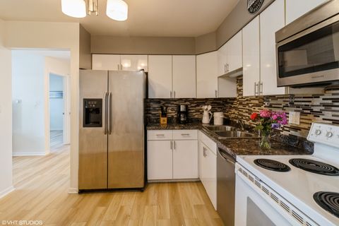 Tiny photo for 3110 Pheasant Creek Drive #110, Northbrook, IL 60062 (MLS # 12447623)