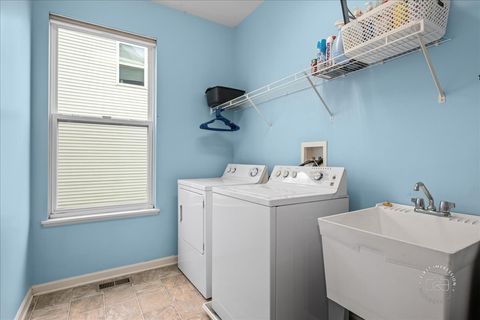 Tiny photo for 257 Hanburg Lane, Bolingbrook, IL 60440 (MLS # 12618401)