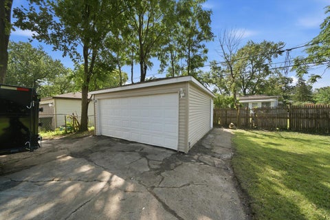 Tiny photo for 3001 N Sherwood Avenue, Markham, IL 60428 (MLS # 12740907)