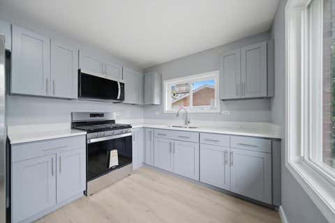 Tiny photo for 3001 N Sherwood Avenue, Markham, IL 60428 (MLS # 12740907)