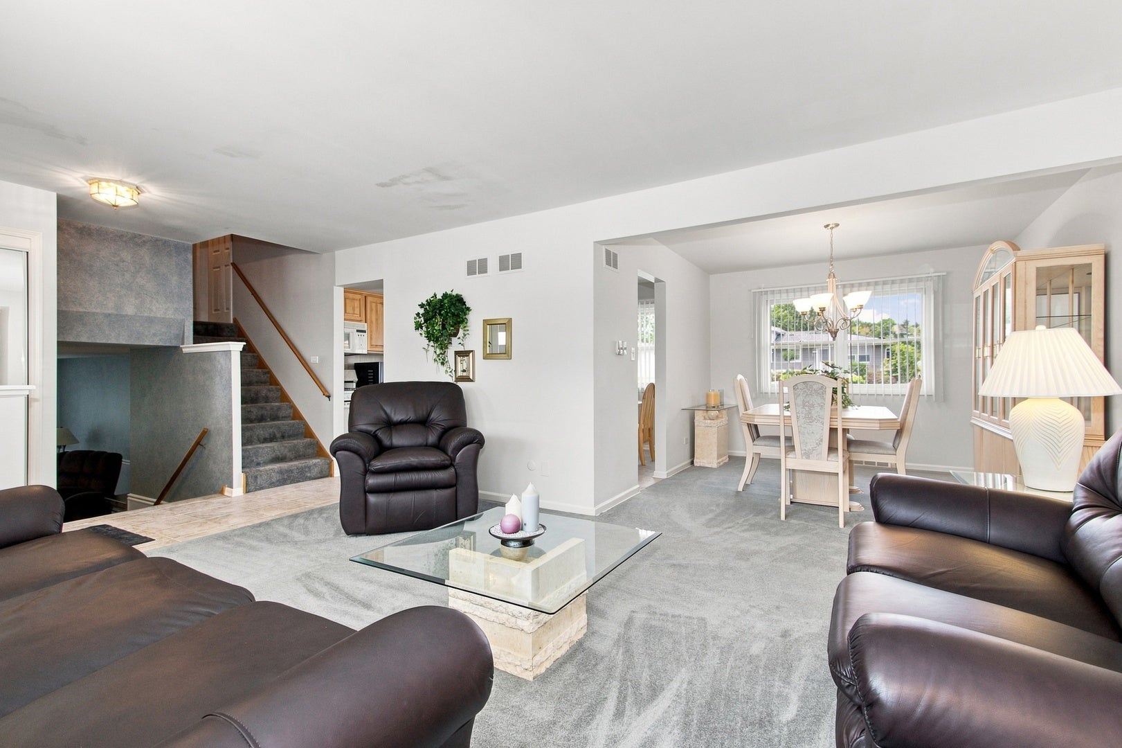 8828 W 98th Street