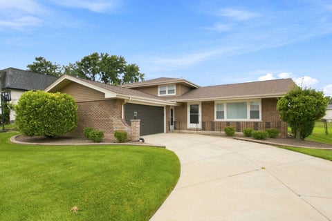 Photo of 8828 W 98th Street, Palos Hills, IL 60465 (MLS # 12741070)